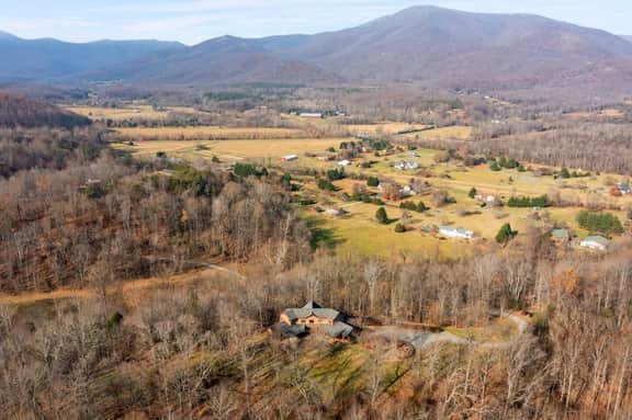 Graceland - A Magnificent Estate on 14 Acres - Image 5
