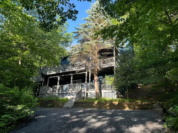 Hilltop Escape At Wintergreen - Image 2