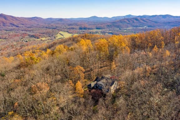 The Wintergreen Treehouse - Image 1