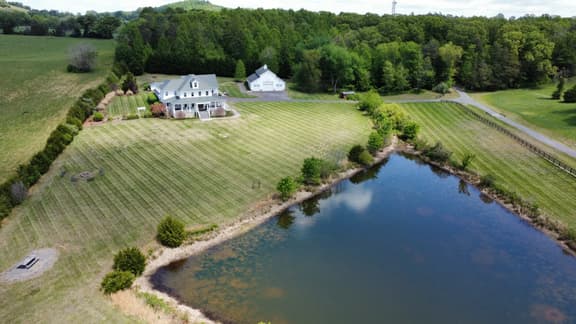 The Walden Estate near the Blue Ridge Mountains - Image 1